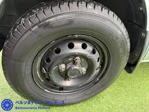 Nissan Clipper Van