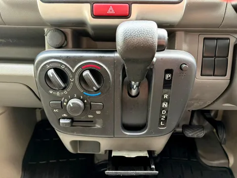 Mitsubishi Minicab Van