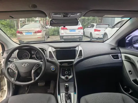 Hyundai Elantra (Avante)