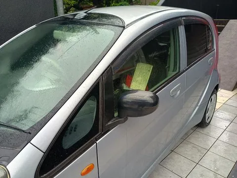 Mitsubishi I