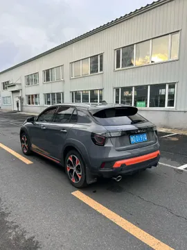 Lynk & Co 02