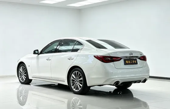 Infiniti Q50L