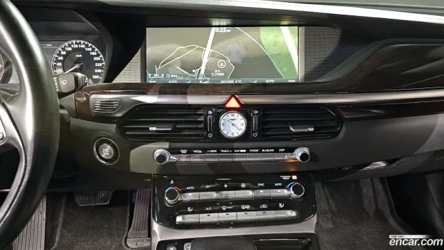 Genesis G90 (EQ900)