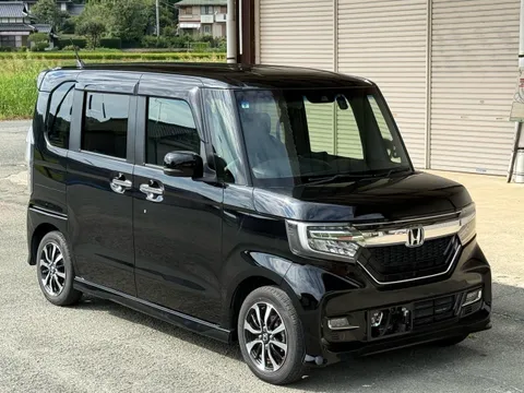 Honda N-BOX Custom