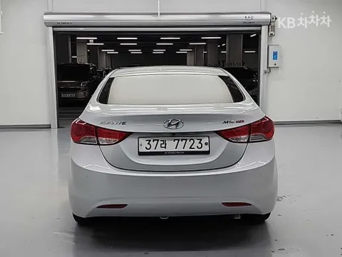 Hyundai Elantra (Avante)