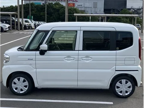 Suzuki Spacia