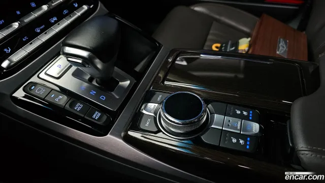Genesis G90 (EQ900)