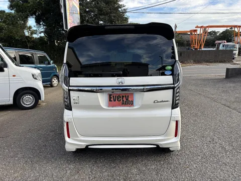 Honda N-BOX Custom