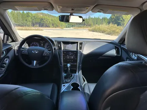 Infiniti Q50L