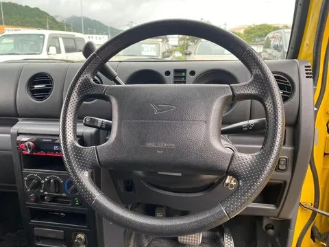 Daihatsu Naked