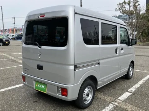 Nissan Clipper Van