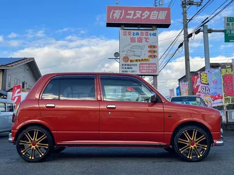 Daihatsu Mira Gino