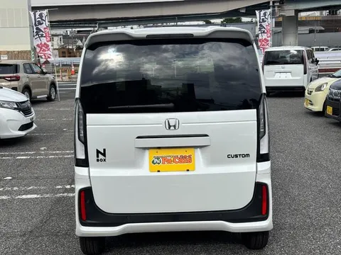 Honda N-BOX Custom