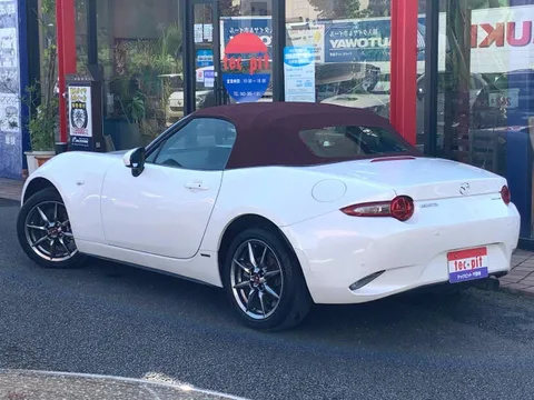 Mazda MX-5 (Roadster)