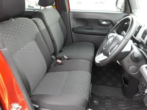 Toyota Pixis Mega