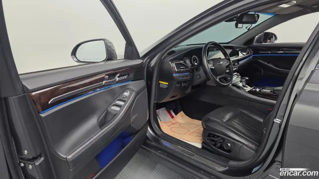 Genesis G90 (EQ900)