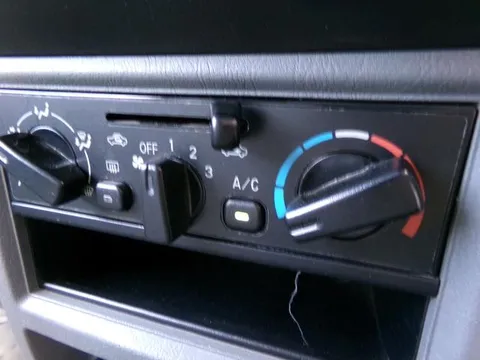 Mitsubishi Minicab Van