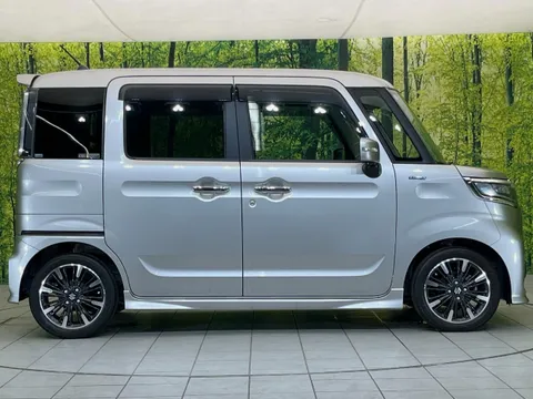 Suzuki Spacia Custom