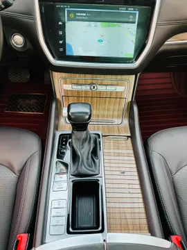 Roewe RX8
