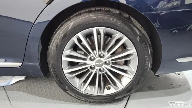 Genesis G90 (EQ900)