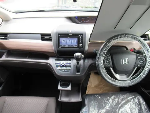Honda Freed Plus