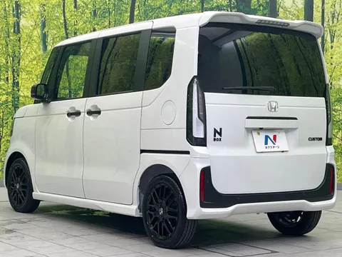 Honda N-BOX Custom