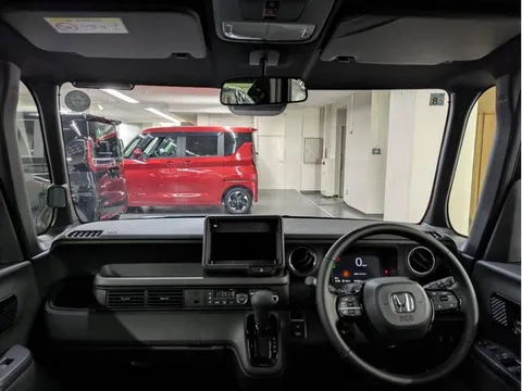 Honda N-BOX Custom