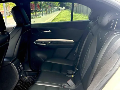 Cadillac XT4