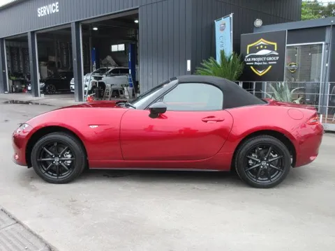 Mazda MX-5 (Roadster)