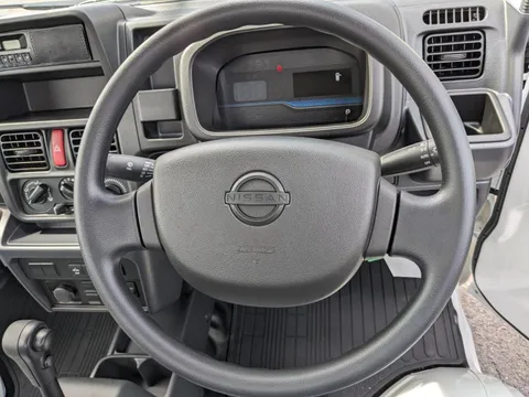 Nissan Clipper Truck