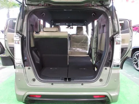 Honda N-BOX Slash