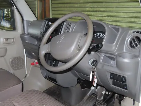 Mitsubishi Minicab Van