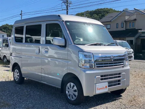 Nissan Clipper Van