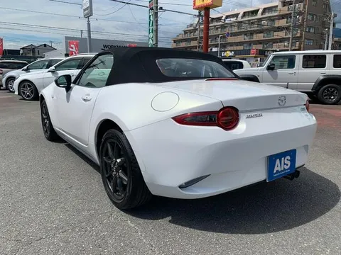 Mazda MX-5 (Roadster)