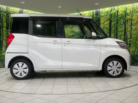 Mitsubishi eK Space