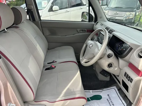 Toyota Pixis Space