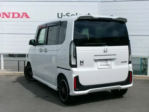 Honda N-BOX Custom