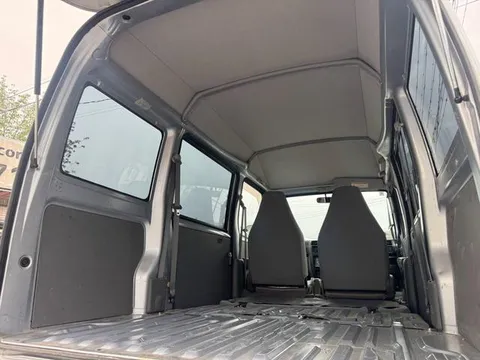 Nissan Clipper Van