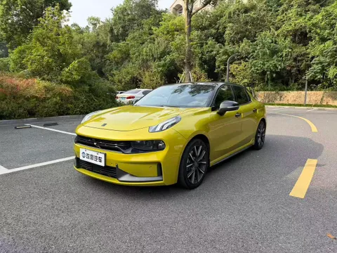 Lynk & Co 03