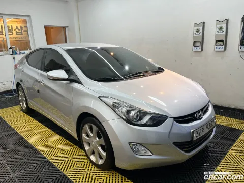 Hyundai Elantra (Avante)