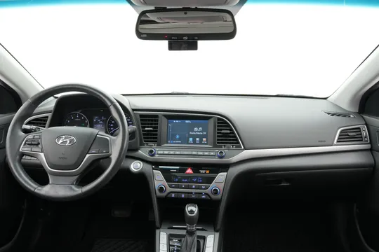 Hyundai Elantra (Avante)