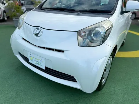 Toyota iQ