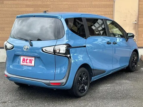 Toyota Sienta