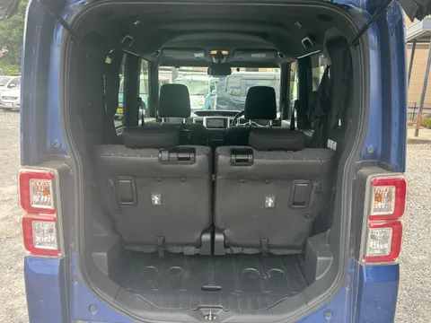 Toyota Pixis Mega