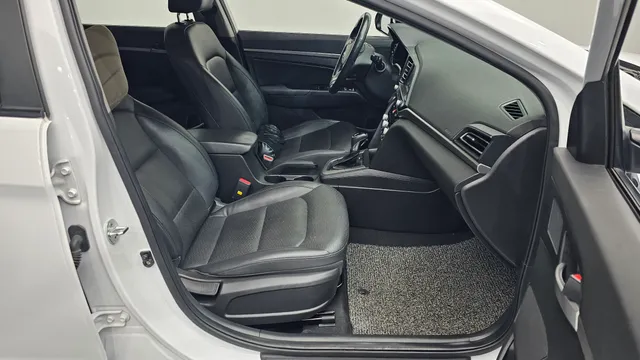Hyundai Elantra (Avante)