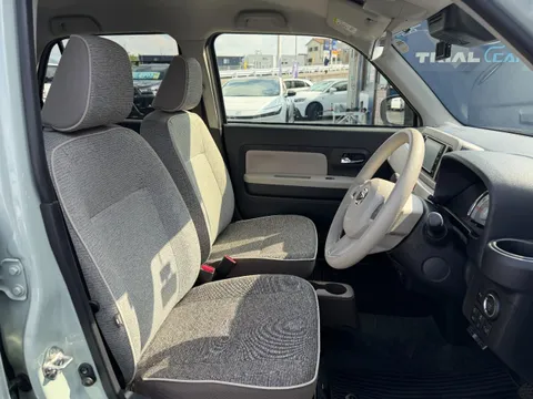 Daihatsu Mira Tocot