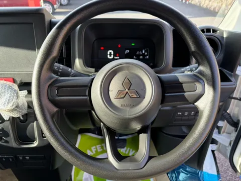 Mitsubishi Minicab Van