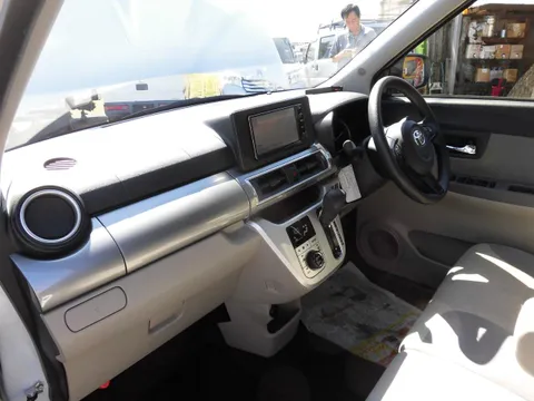 Toyota Pixis Joy