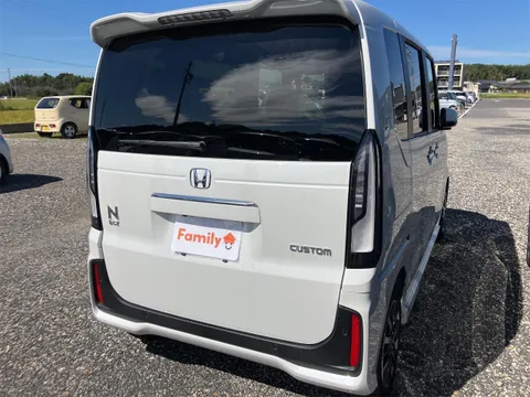 Honda N-BOX Custom