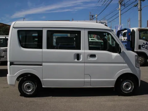 Mitsubishi Minicab Van